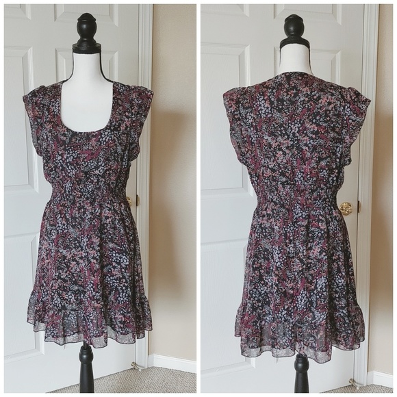 American Rag Dresses & Skirts - American Rag smocked ruffle hem floral dress sz XL